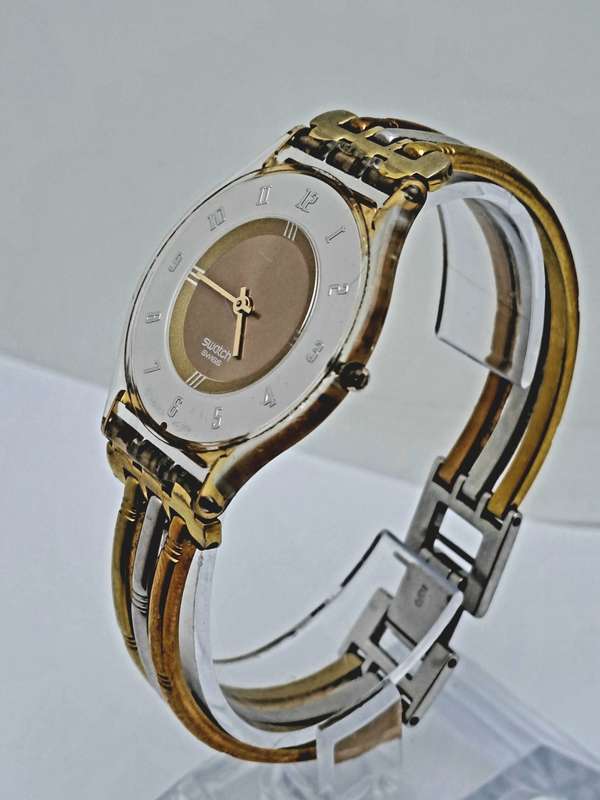 Pre-Owned 2004 Swiss Made Ladies SKIN Swatch watch working