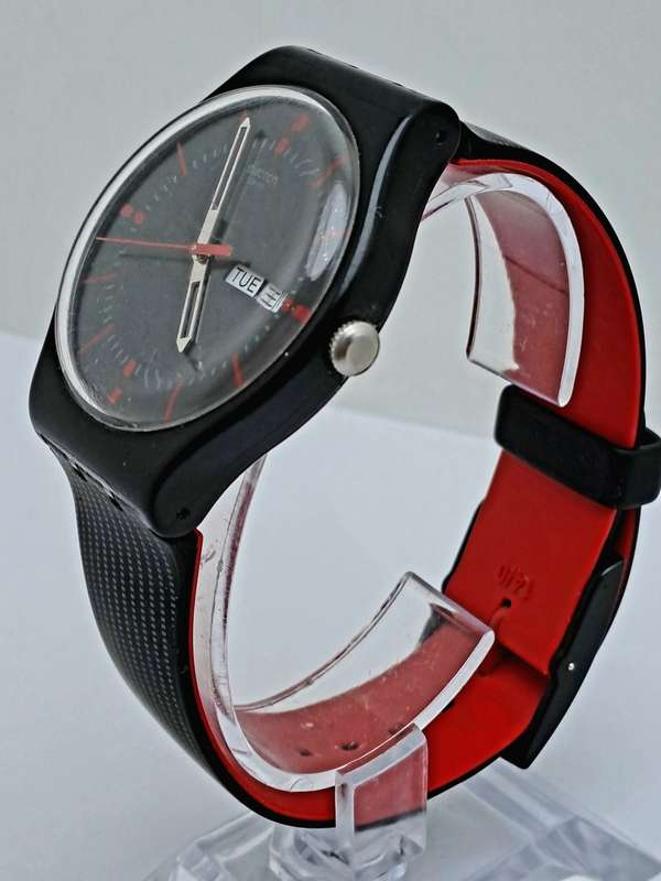 Pre-Owned 2013 Swiss Made Swatch Watch IT09 V8 working 14-0 Silicon Strap
