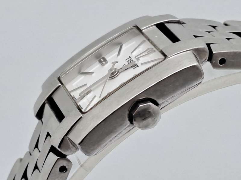 Pre-owned Ladies Tissot Quartz Watch L835/935 SKP-JA-1 -Working- a piece of the strap is missing,