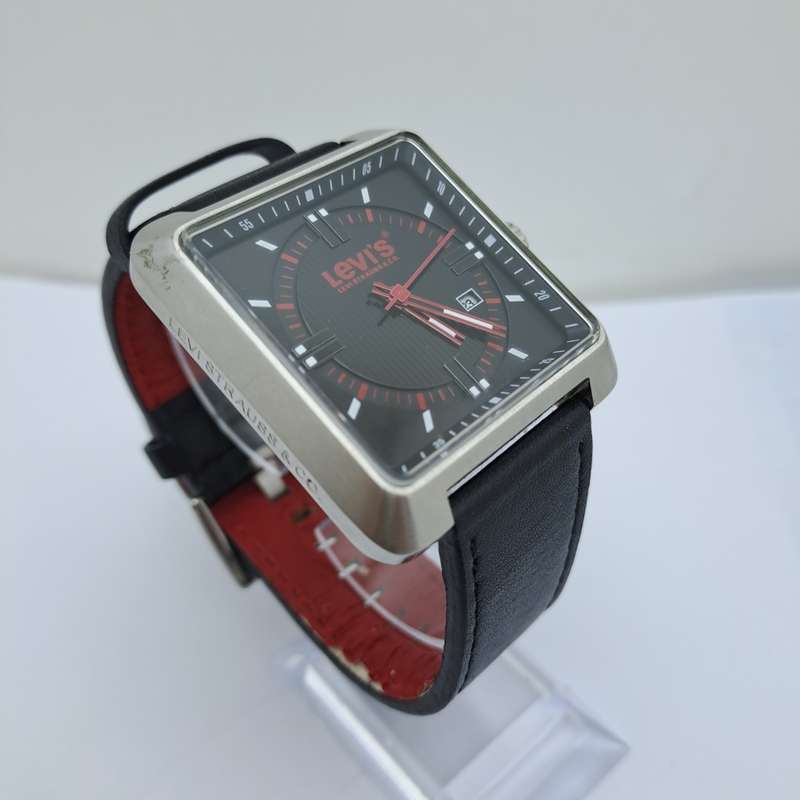 Pre-owned Unused Men`s Levi`s LTE 0102 Quartz watch Red Loop Collection by Strauss & Co.