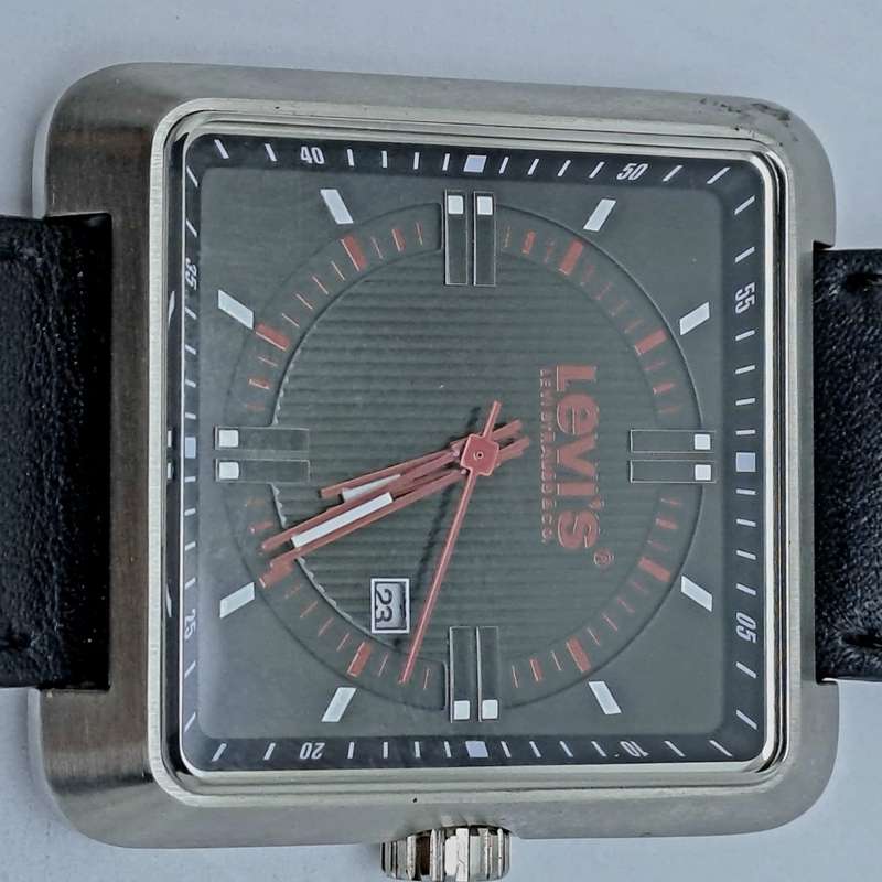 Pre-owned Unused Men`s Levi`s LTE 0102 Quartz watch Red Loop Collection by Strauss & Co.