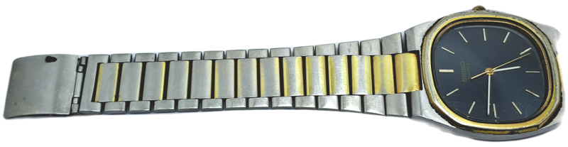 Pre-owned Vintage 1980`s Men`s Seiko Quarts -Working- Back cover engraved.