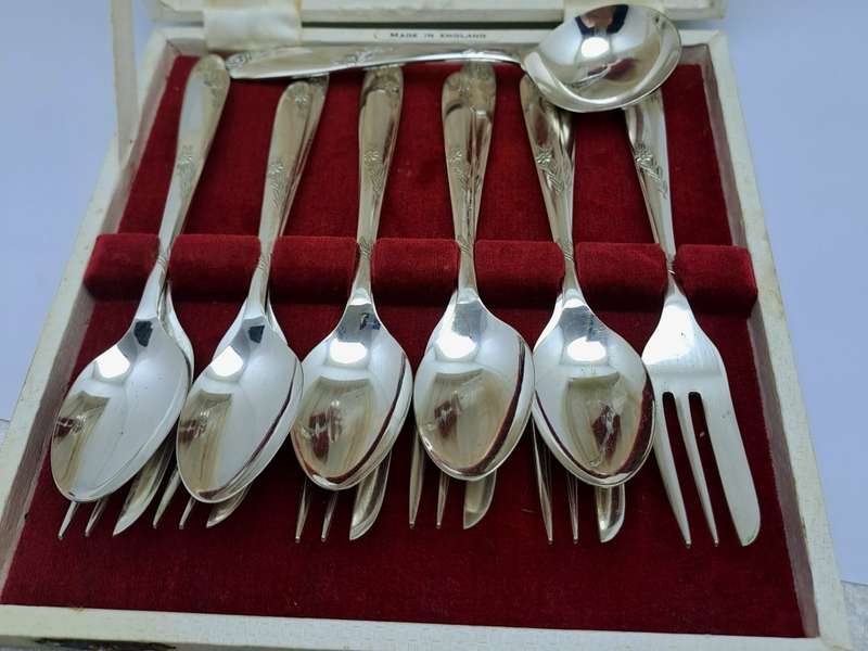 Vintage 13pc Angora Silver Plate Co.Ltd E.P.N.S Tea cutlery set -Boxed (One teaspoon Missing)