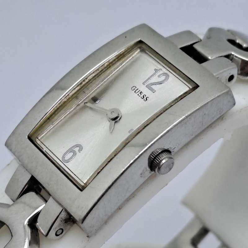 Pre-owned Ladies GUESS Quartz Stainless Steel watch - Working-Japan Movement