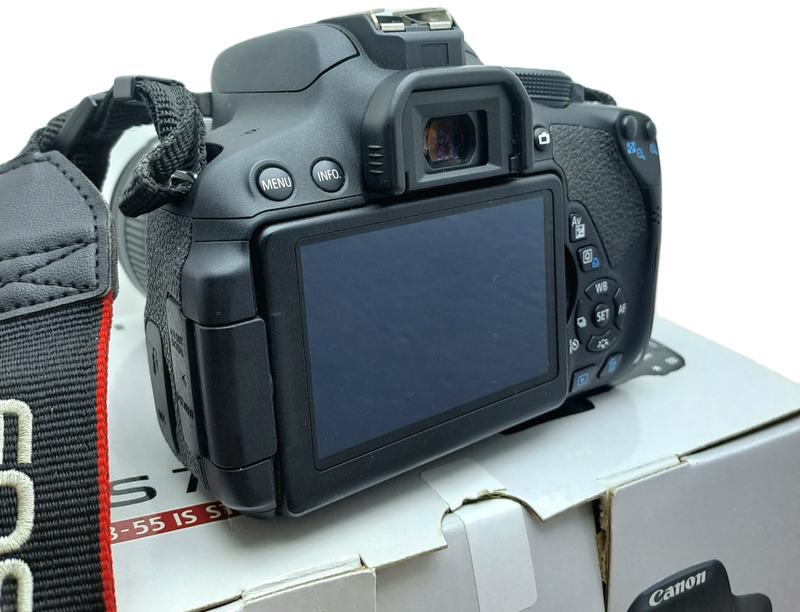 Pre-Owned Canon EOS 700D COMPLETE Camera Kit in original Packaging With 2 Lenses