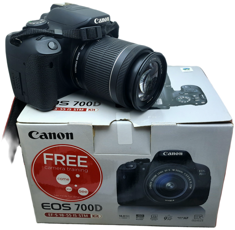Pre-Owned Canon EOS 700D COMPLETE Camera Kit in original Packaging With 2 Lenses