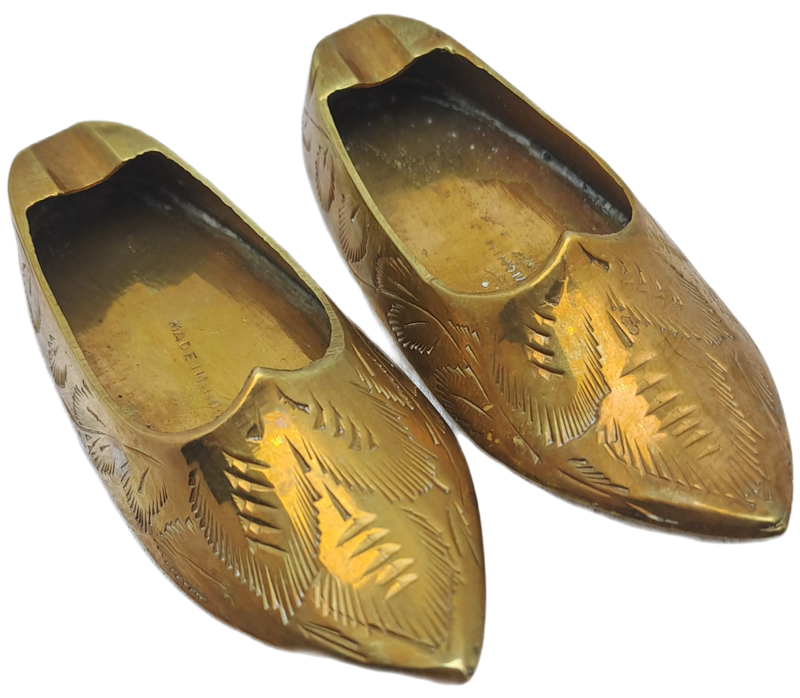 A Pair of Vintage Brass Shoe Ashtrays 8,5cm