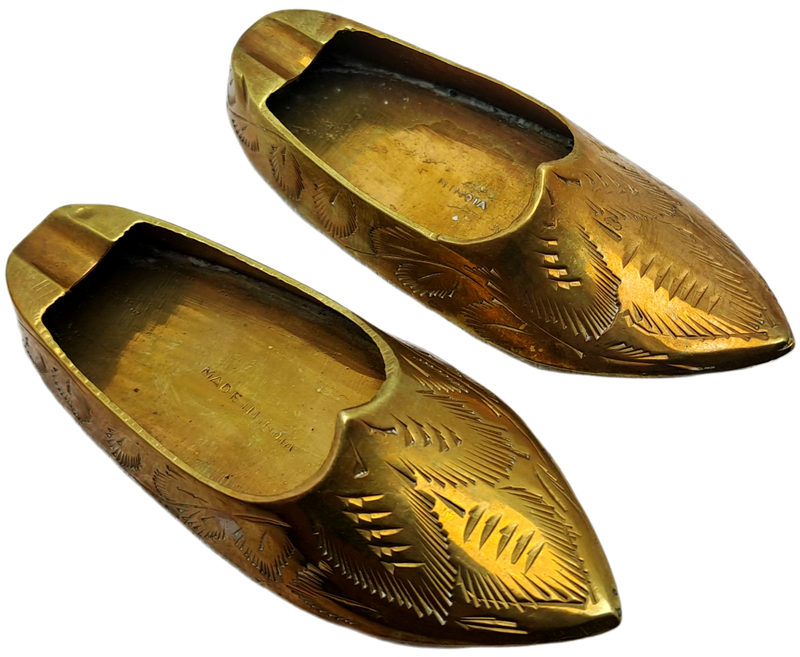 A Pair of Vintage Brass Shoe Ashtrays 8,5cm