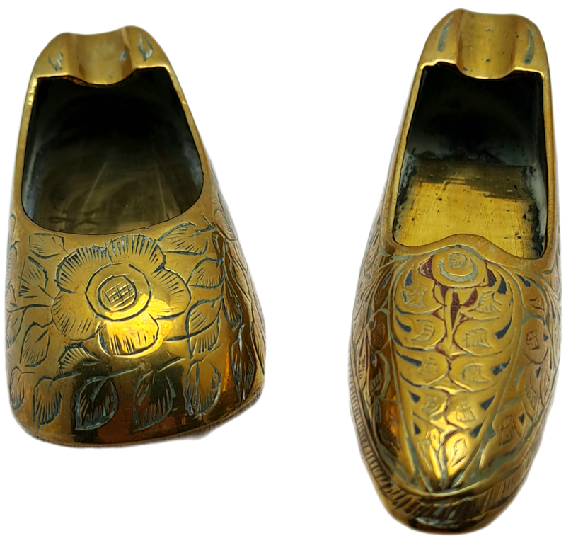 2 Different Brass Shoe Ashtrays  Made in India 10cm and 8,8cm