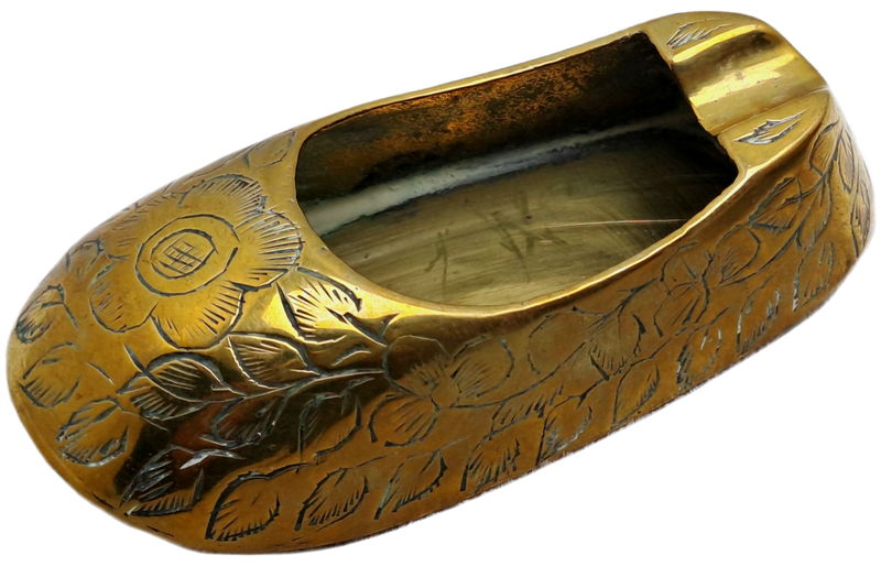 2 Different Brass Shoe Ashtrays  Made in India 10cm and 8,8cm