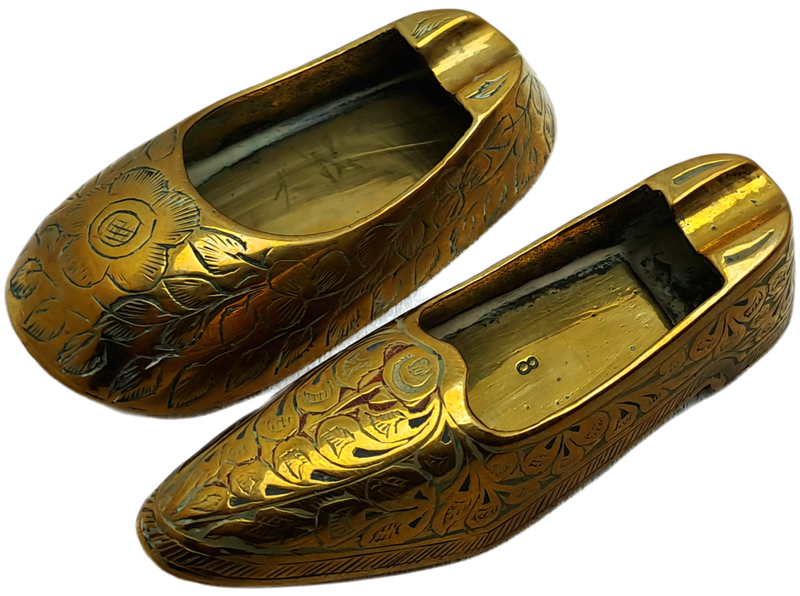 2 Different Brass Shoe Ashtrays  Made in India 10cm and 8,8cm