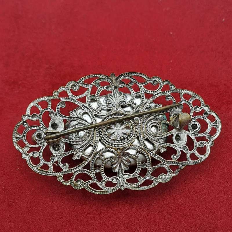 Vintage Metal Brooch -5,2cm x3cm