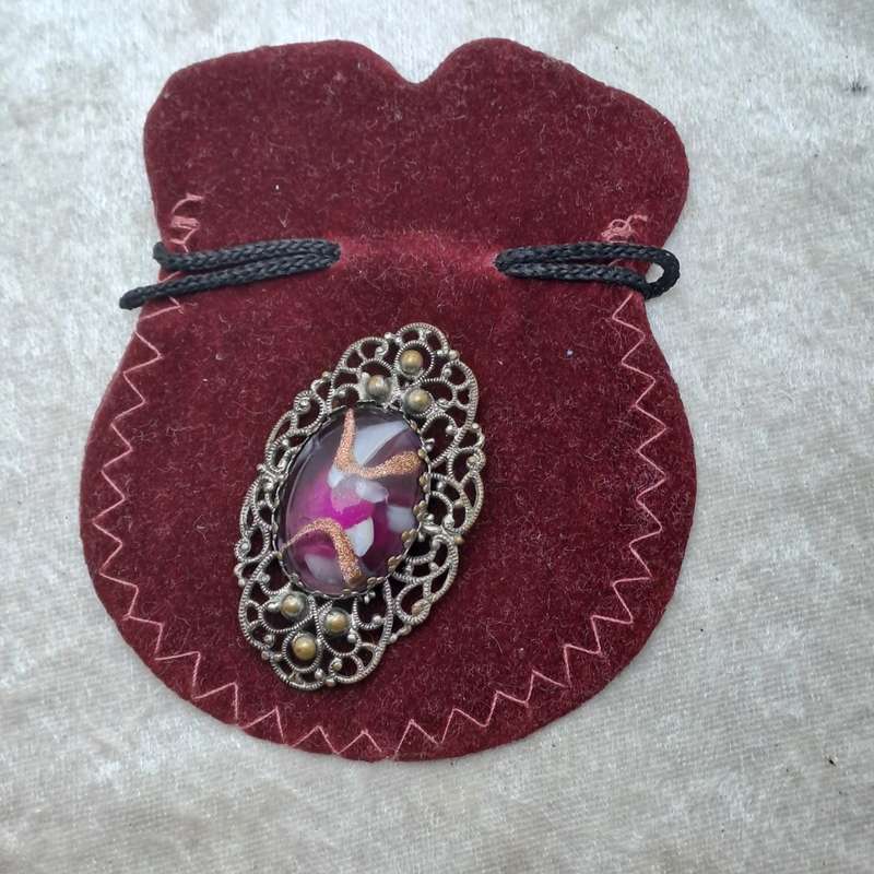 Vintage Metal Brooch -5,2cm x3cm