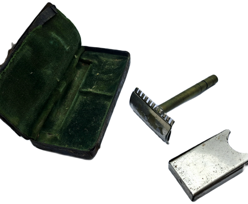 Antique Mens traveling Razot set in Tin . outside cover of tin in bad shape