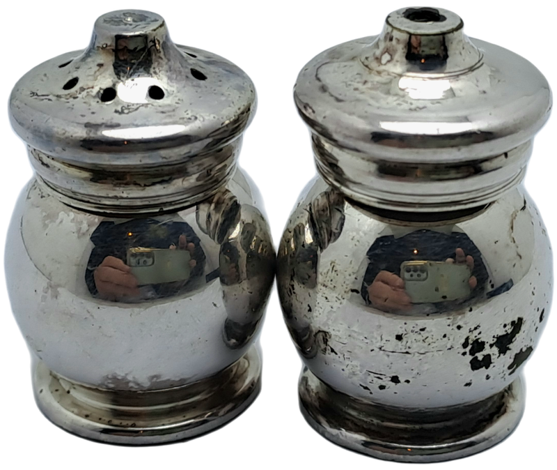 Vintage G.E.M Silver plated Salt & Peppar Set - 37x26mm
