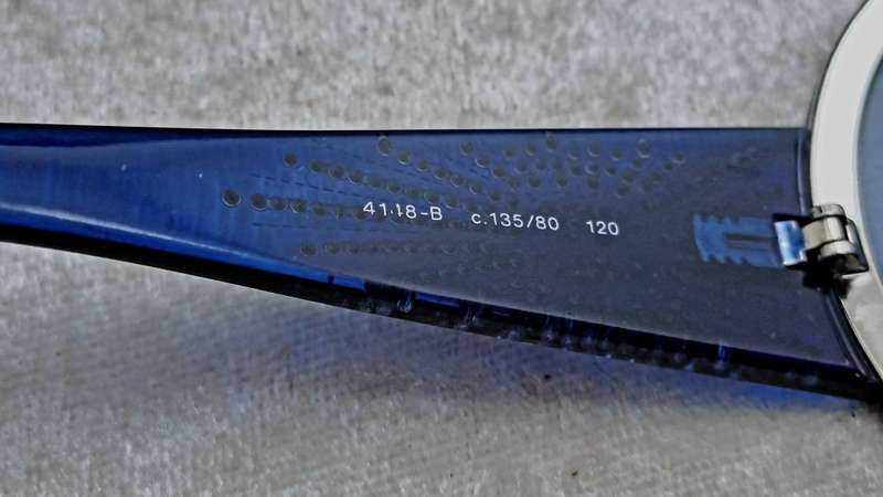 Pre-Owned Woman`s CHANEL Polorized Designer Sunglasses with Case -Made in Italy-Blue