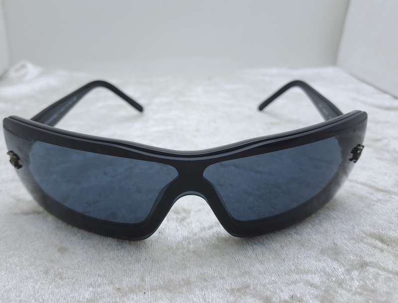Pre-Owned CHANEL  Designer Sunglasses 5067  -Made in Italy-Black