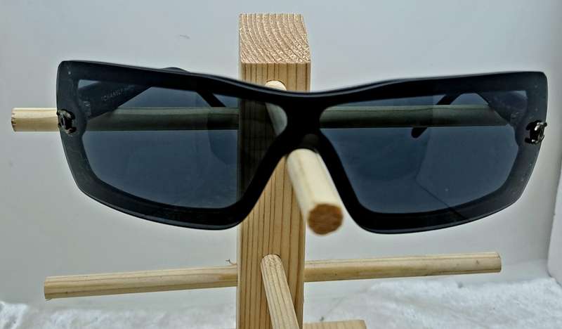 Pre-Owned CHANEL  Designer Sunglasses 5067  -Made in Italy-Black