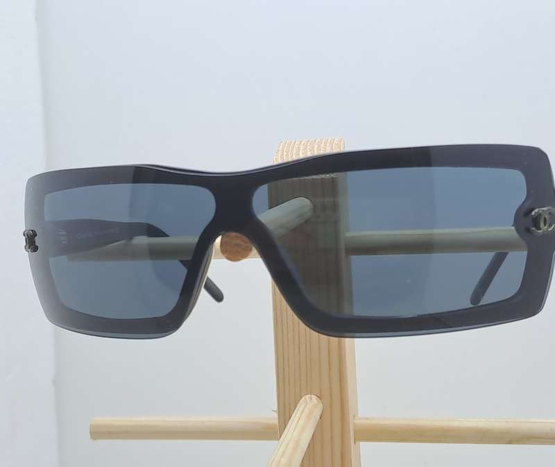 Pre-Owned CHANEL  Designer Sunglasses 5067  -Made in Italy-Black