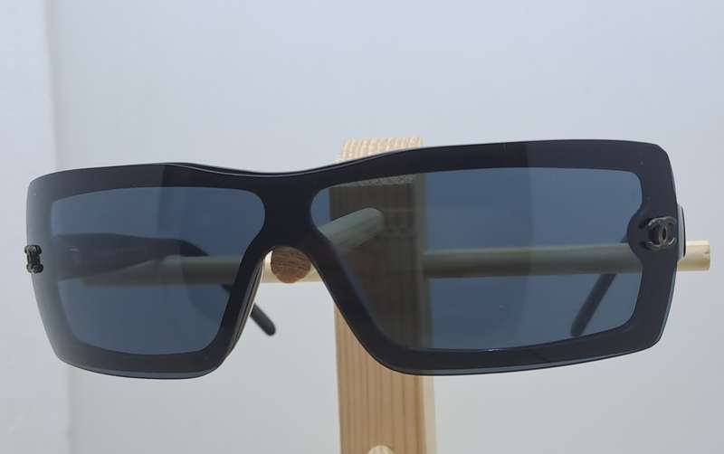 Pre-Owned CHANEL  Designer Sunglasses 5067  -Made in Italy-Black