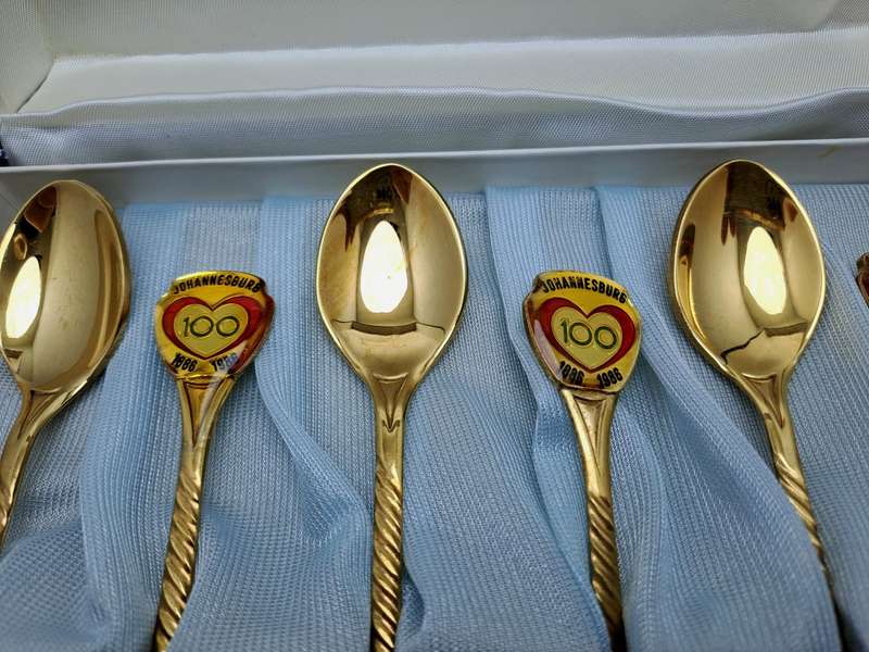 6 Vintage Gold Plated Tea Spoons - Johannesburg 1886-1986 Centenary -Boxed -Unused