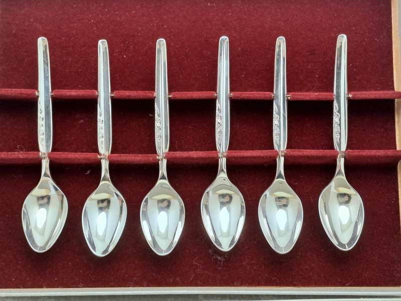 6 Vintage 1950`s RODD E.P.N.S A1 Silver Rhapsody Plated Tea spoons -Boxed-Unused