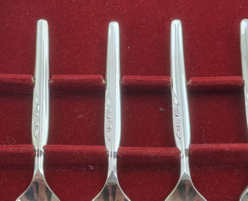 6 Vintage 1950`s RODD E.P.N.S A1 Silver Rhapsody Plated Tea spoons -Boxed-Unused