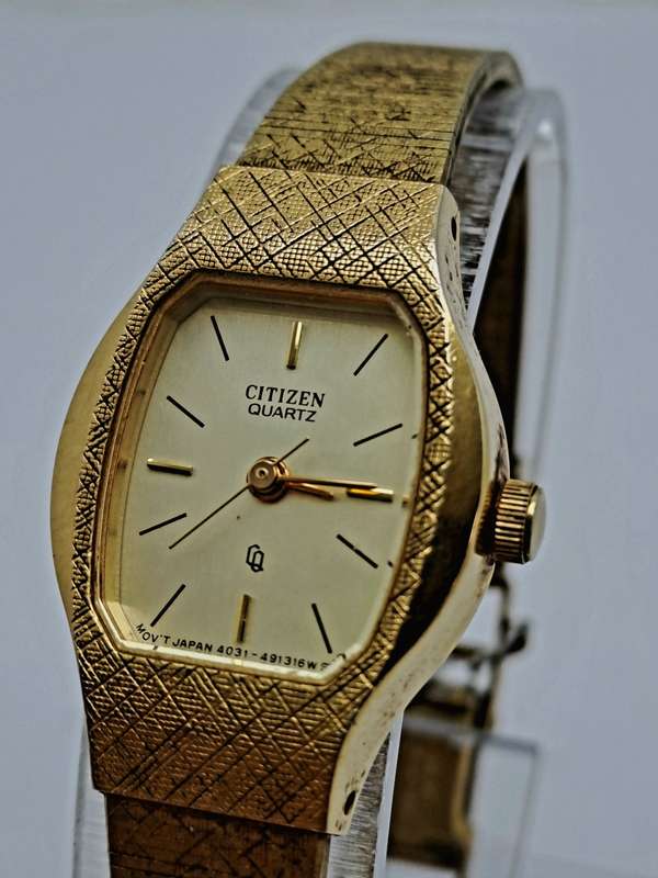 Vintage ladies citizen quartz watch top