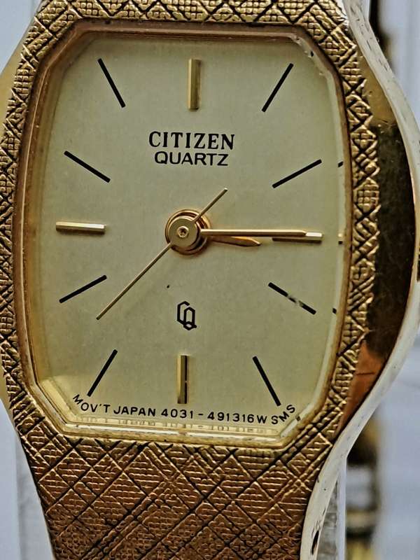 Vintage Ladies Citizen Quartz watch 4031 -491316 (NOT WORKING) Original strap