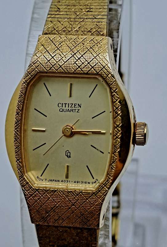 Vintage Ladies Citizen Quartz watch 4031 -491316 (NOT WORKING) Original strap