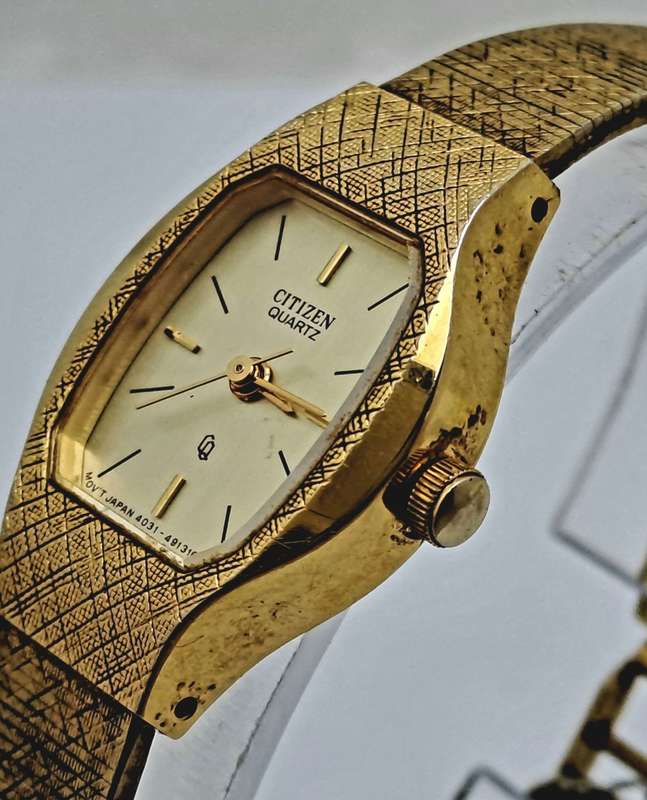 Vintage Ladies Citizen Quartz watch 4031 -491316 (NOT WORKING) Original strap
