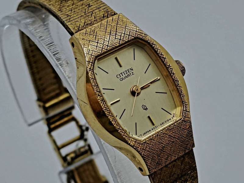 Vintage Ladies Citizen Quartz watch 4031 -491316 (NOT WORKING) Original strap