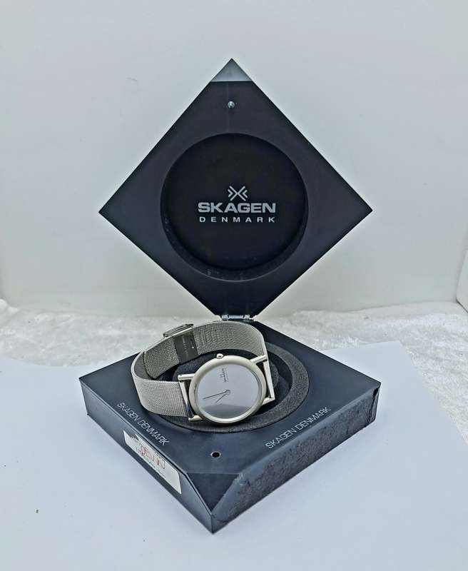 Pre-owned Ladies Skagen 4LSS Quartz watch - Made in Denmark-boxed-Working