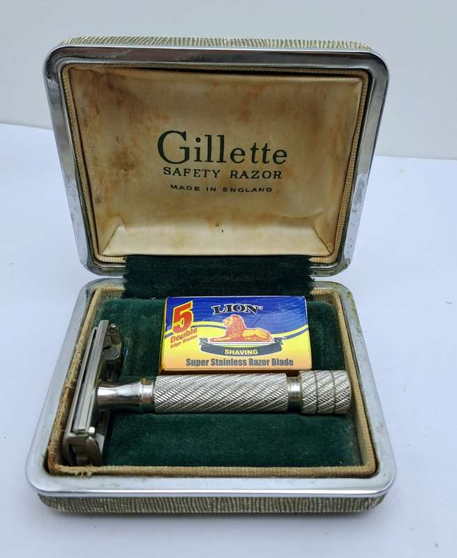 Vintage Gillette Safety Razor Brit.Pat 694093 in Case Made in England