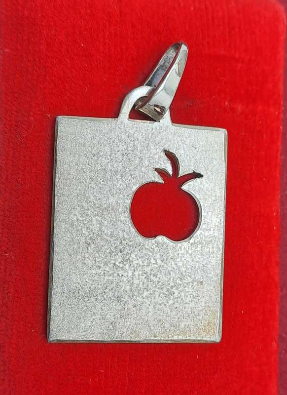 Vintage Sterling Silver Disc with Apple Pendant- Unused with No Engraving on It -3,64 Grams
