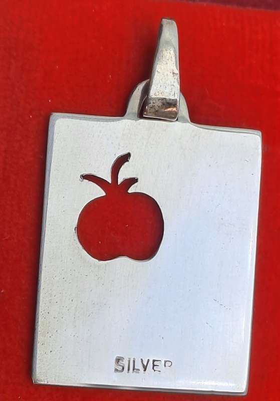 Vintage Sterling Silver Disc with Apple Pendant- Unused with No Engraving on It -3,64 Grams