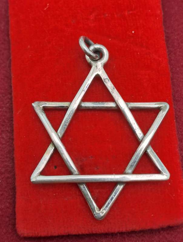 Vintage Sterling Silver Star of David Pendant- Unused with No Engraving on It -3,6 Grams.