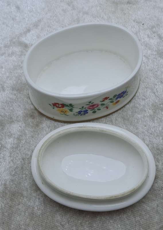 Small Vintage Crown Fine Bone China Not Forgotten Trinket Box with Lid Staffordshire England.
