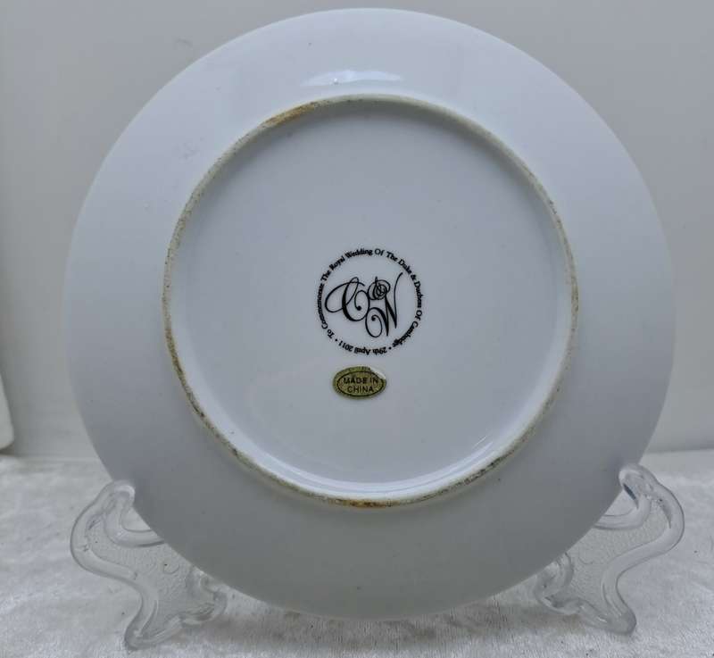Plate To Commemorate the Royal Wedding of the Duke & Duchess of Cambridge 29th April 2011