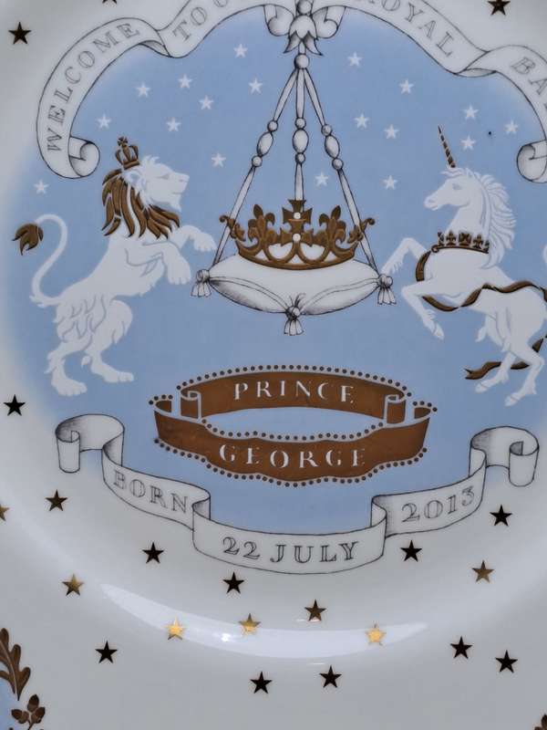 A Royal Collection Trust Plate to Commemorate the Birth of Prince George 22 July 2013.