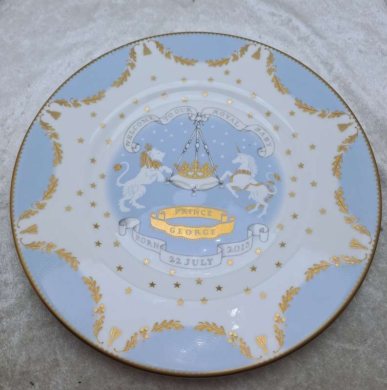 A Royal Collection Trust Plate to Commemorate the Birth of Prince George 22 July 2013.