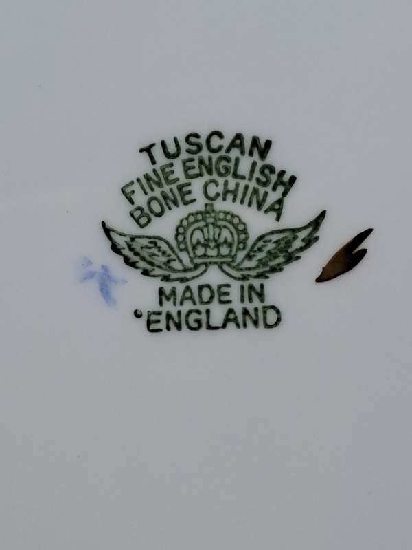 A Vintage TUSCAN Fine Bone China Fruit design Plate Made in England.