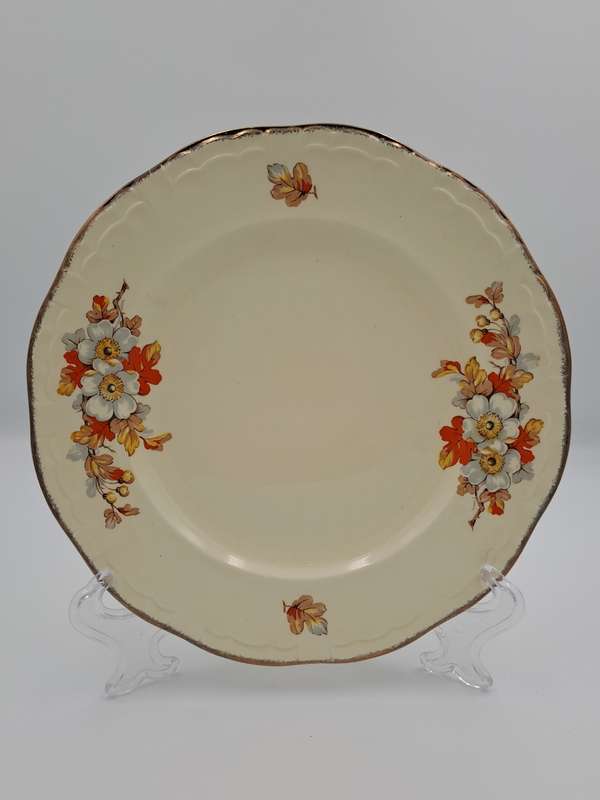 Vintage 1930`s Alfred Meakin Marquis Shape Marigold Dinner Plate Millingdon 23cm