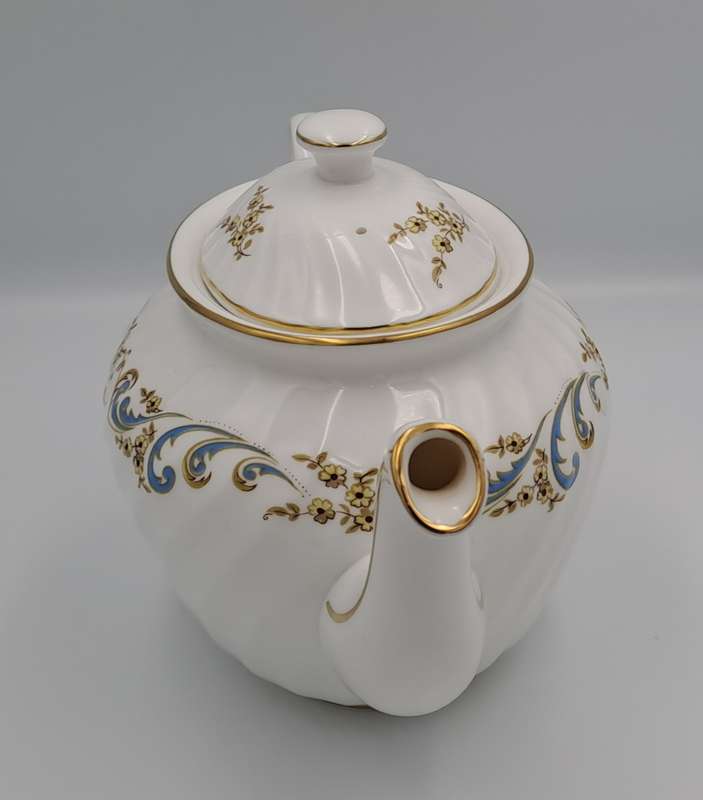 Vintage Royal Grafton MARLBOROUGH Large Tea Pot -Fine Bone China