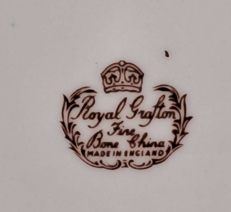 Vintage Royal Grafton MARLBOROUGH Pattern Cake Plate -Fine Bone China