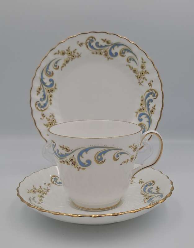 Vintage Royal Grafton MARLBOROUGH TRIO -Fine Bone China-(6 Available)