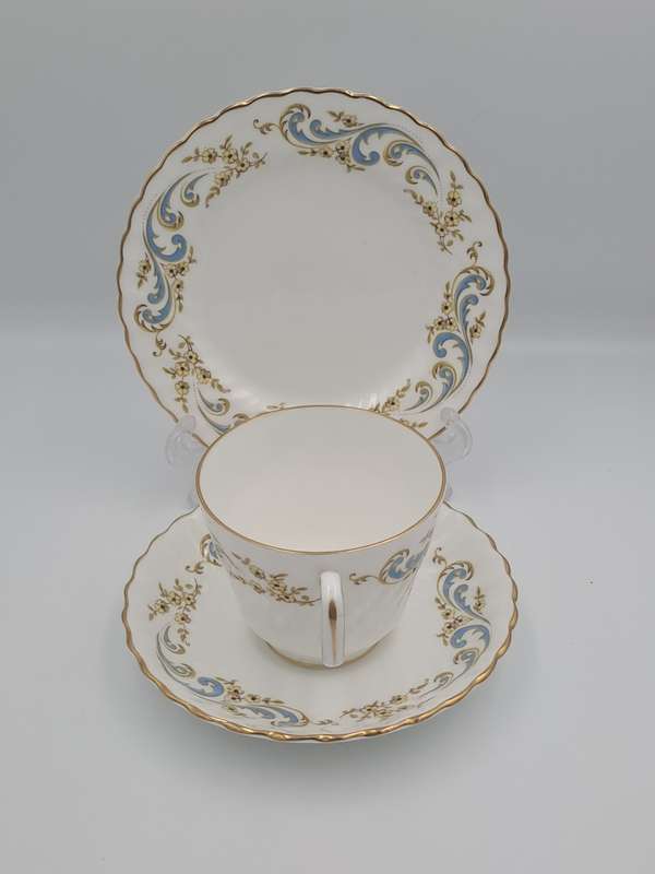 Vintage Royal Grafton MARLBOROUGH TRIO -Fine Bone China-(6 Available)