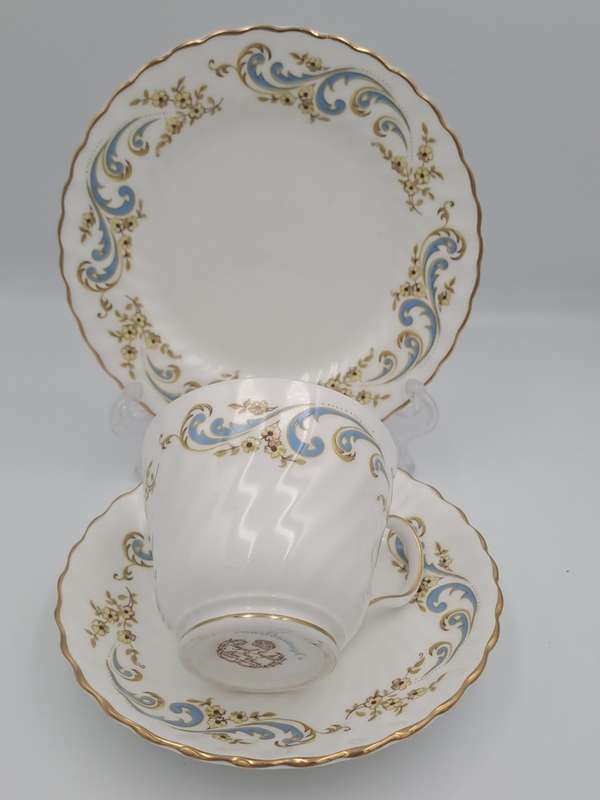 Vintage Royal Grafton MARLBOROUGH TRIO -Fine Bone China-(6 Available)