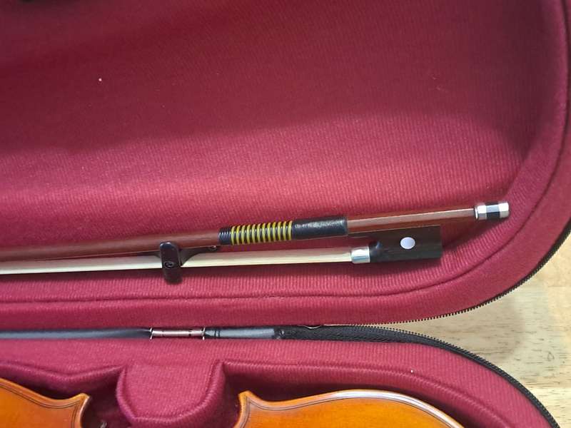Sandner SV-2 4/4 Full Size Violin in Case -As New -made in Germany.