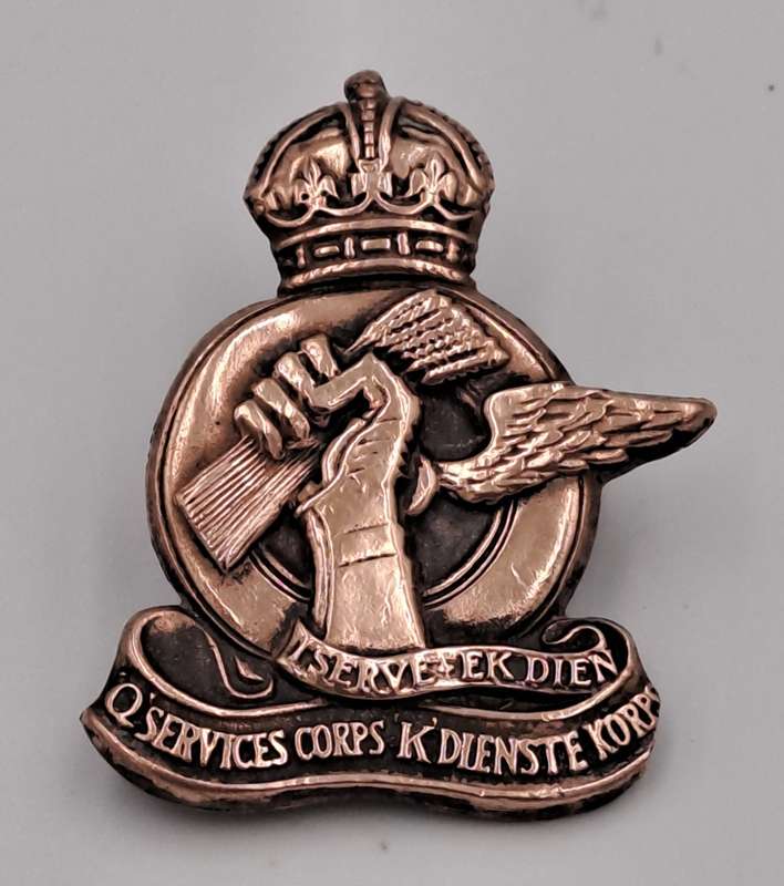 Suid Afrika K Dienste Korps `Ek dien` -South Africa Q Services Corps Badge`I Serve Cap Badge 45x40mm